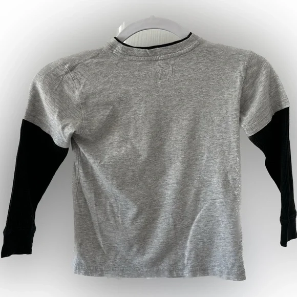 Boy’s Nike “Awesome” Long Sleeve Tee. Size 6. Color Grey and Black. - Picture 2 of 4